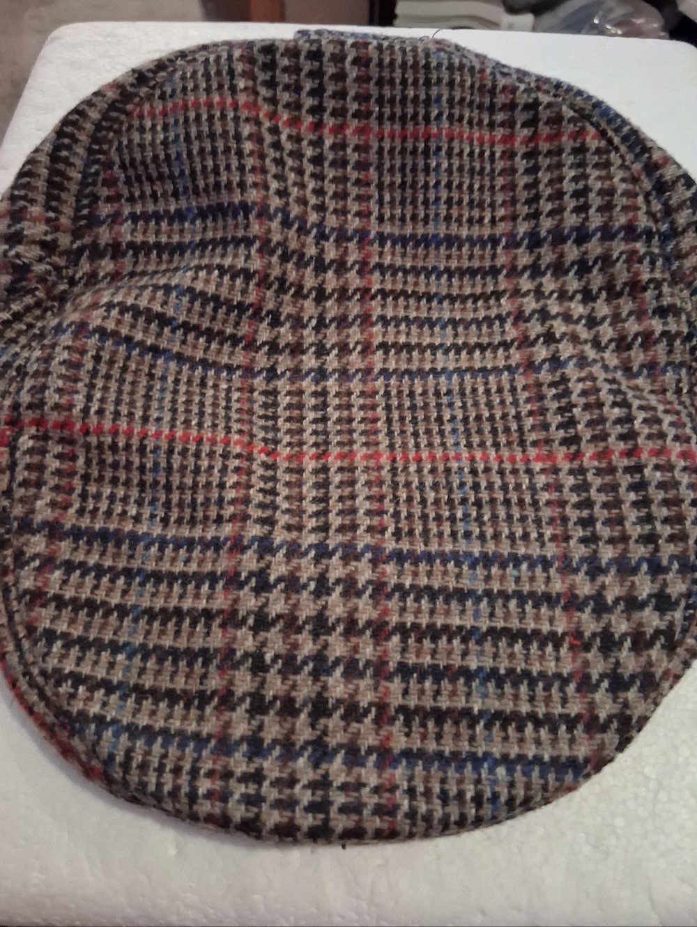 vintage Totes brand flat Wool  Tweed cap, Brown Plaid, One Size Fits All Hat